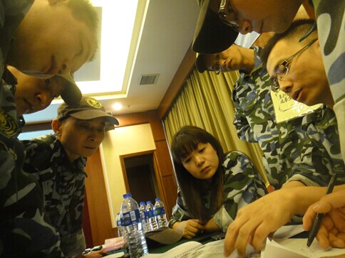 (j)չӖ(xn)һУeox񣬾ڝ(j)ϼY(ji)̖(ho)չӖ(xn) 
P(gun)I: